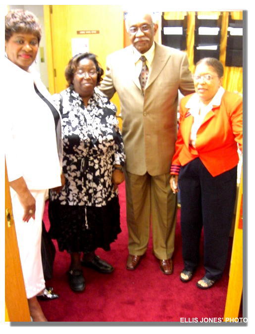 PHOTO MADE JUNE28,2009
MEN DAY FIRST BAPTISH CHURCH
101 S. WILMINGTON STREET
RALEIGH, N.C.
